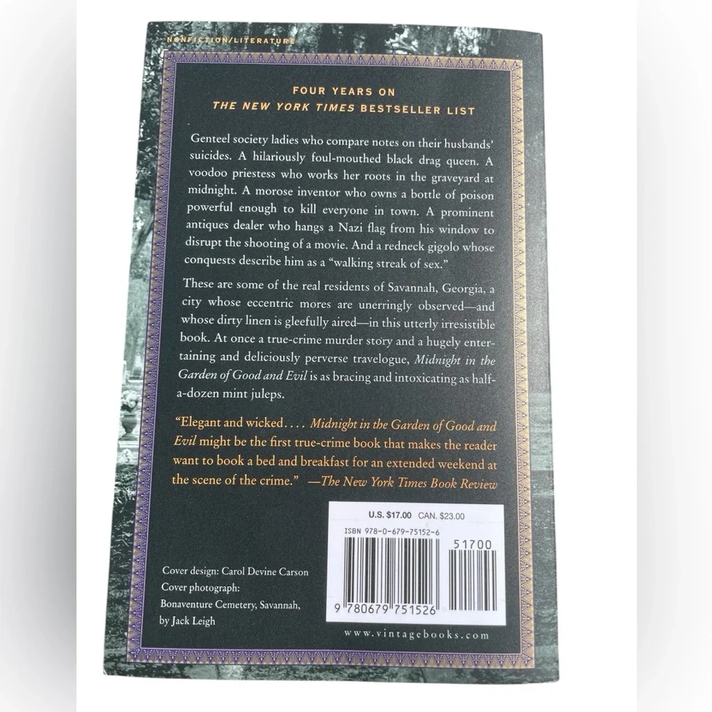 Midnight in the Garden of Good and Evil by John Berendt Nonfiction Book